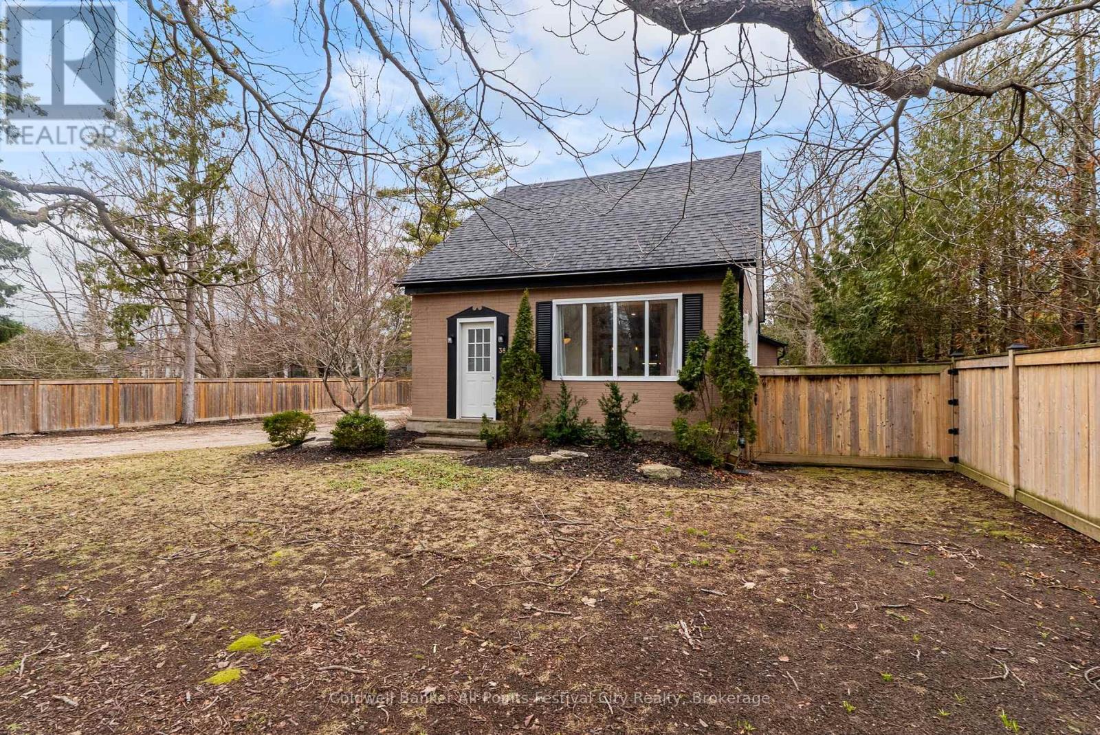 38 Main Street S, Bluewater, Ontario  N0M 1G0 - Photo 3 - X12902914