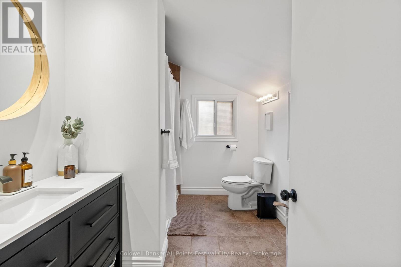 38 Main Street S, Bluewater, Ontario  N0M 1G0 - Photo 33 - X12902914