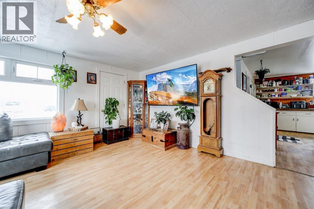 1227 Twp Rd 70, Cowley, Alberta  T0K 0P0 - Photo 17 - A2277911