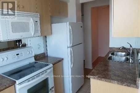 1807 - 212 Eglinton Avenue E, Toronto, Ontario  M4P 0A3 - Photo 2 - C12902880