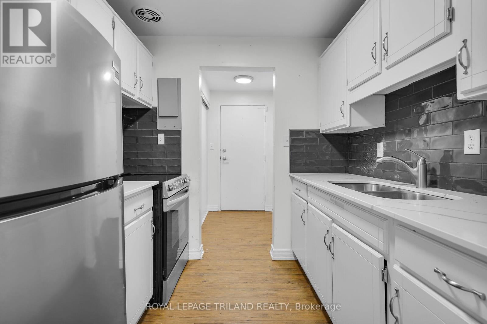 301 - 294 Saulsbury Street, Strathroy-Caradoc, Ontario  N7G 2B2 - Photo 5 - X12902670