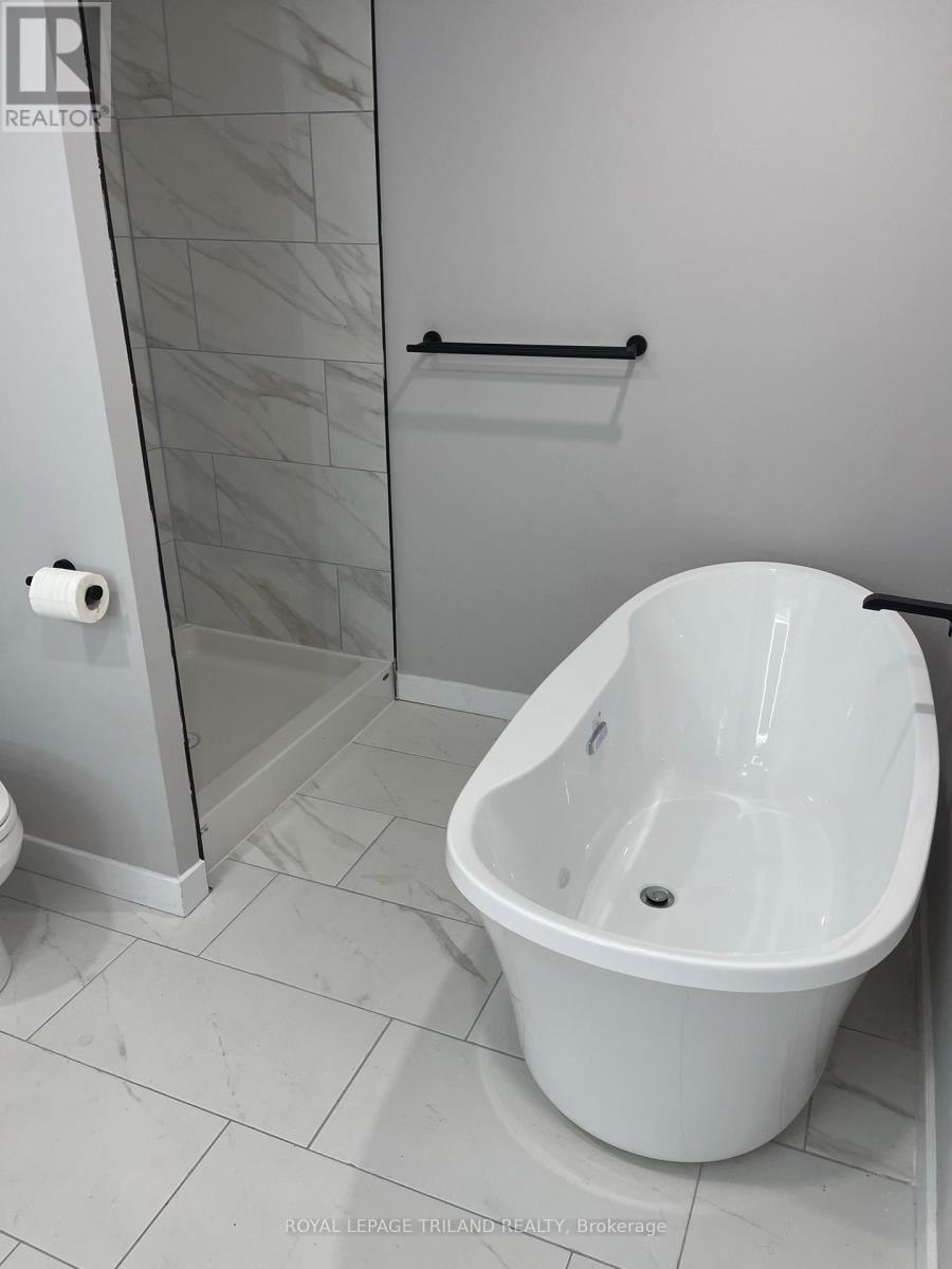 1 Woodland Place, London South, Ontario  N6C 1H9 - Photo 22 - X12902696