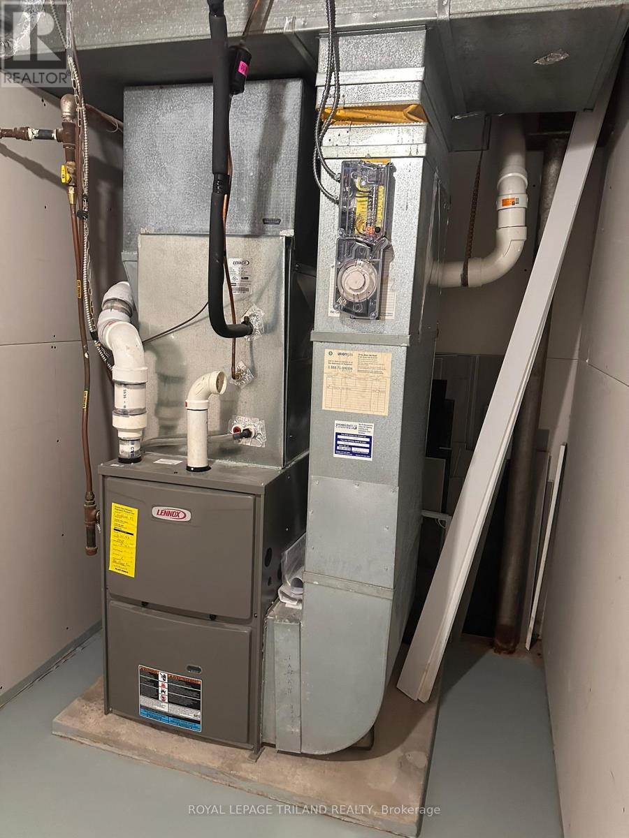 1 Woodland Place, London South, Ontario  N6C 1H9 - Photo 37 - X12902696