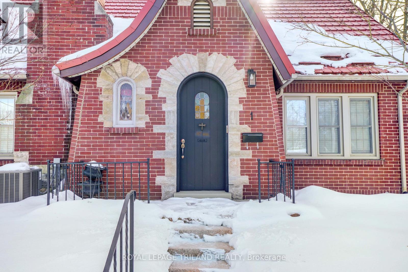 1 Woodland Place, London South, Ontario  N6C 1H9 - Photo 5 - X12902696