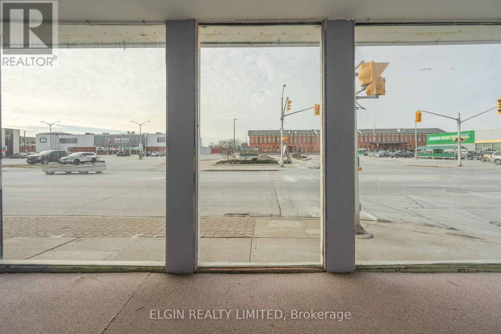 801-807 Talbot Street, St. Thomas, Ontario  N5P 1E4 - Photo 3 - X12902778