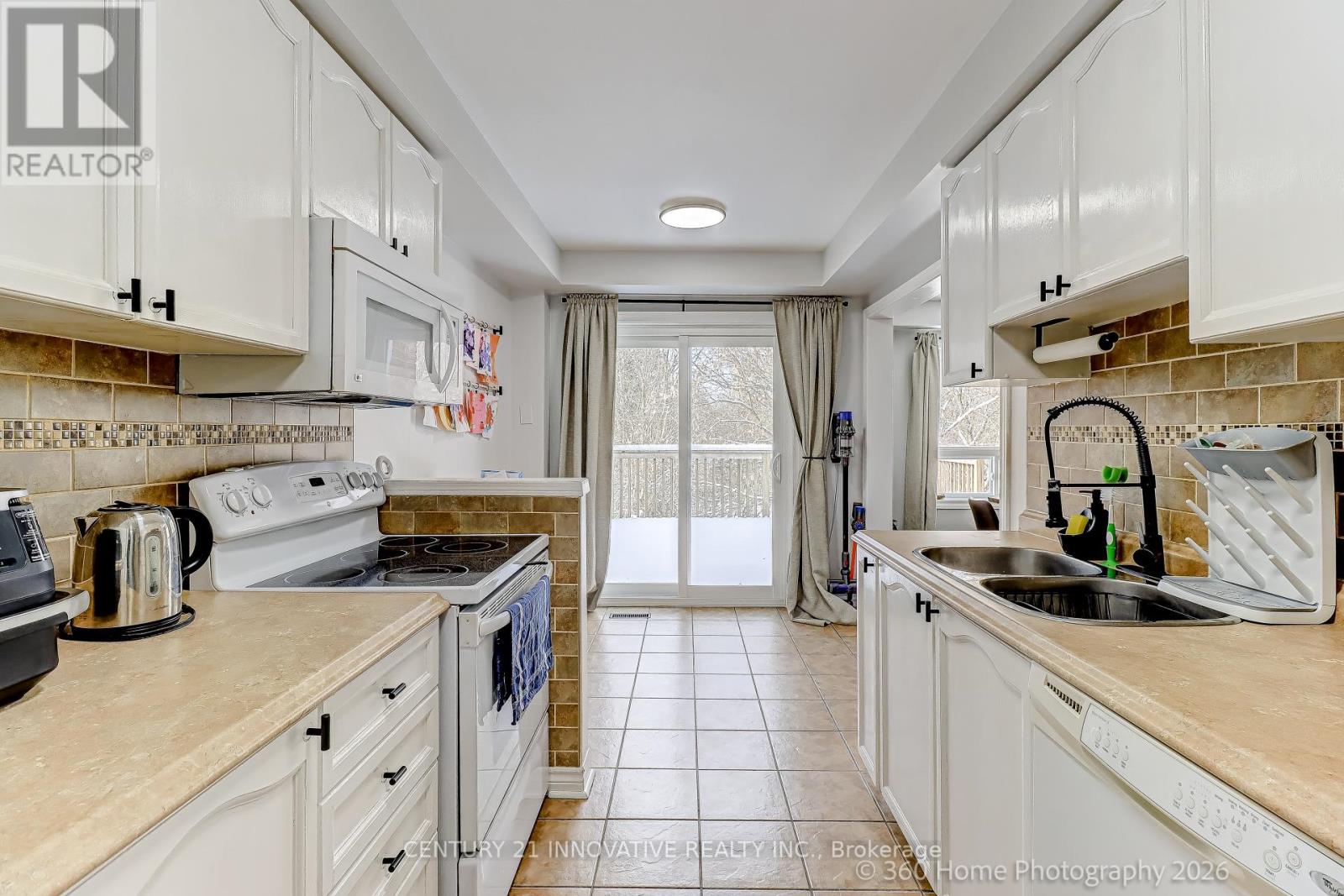 1896 Woodgate Court, Oshawa, Ontario  L1G 7Z2 - Photo 6 - E12902650