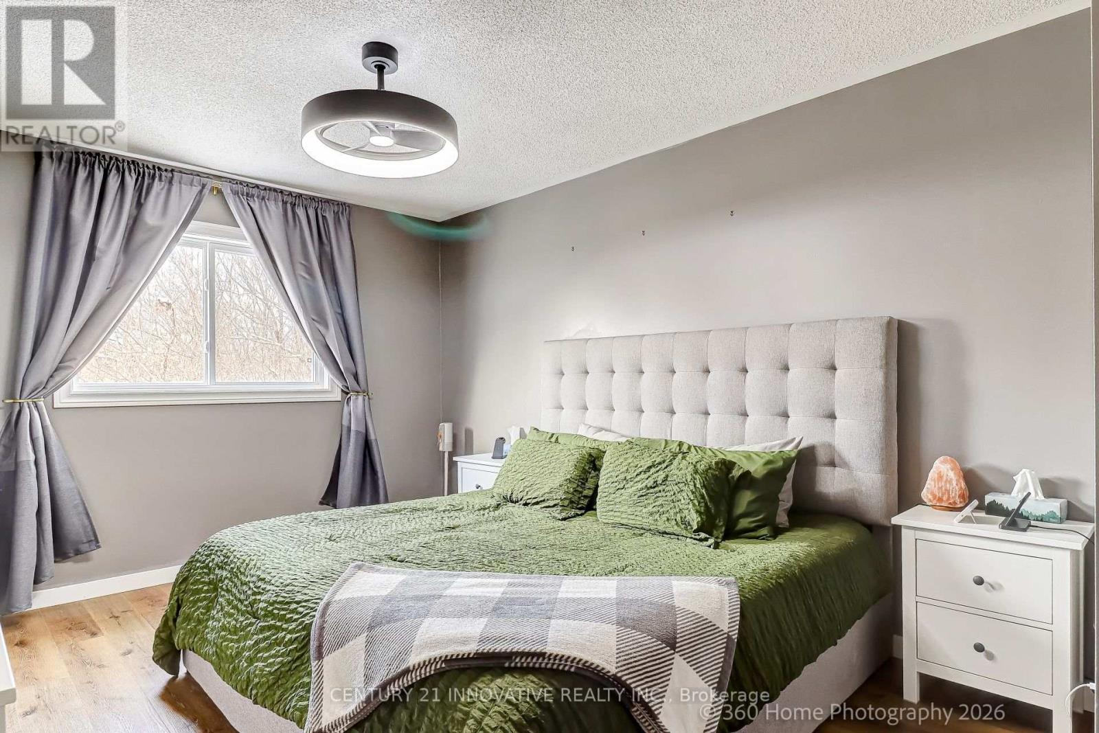 1896 Woodgate Court, Oshawa, Ontario  L1G 7Z2 - Photo 8 - E12902650