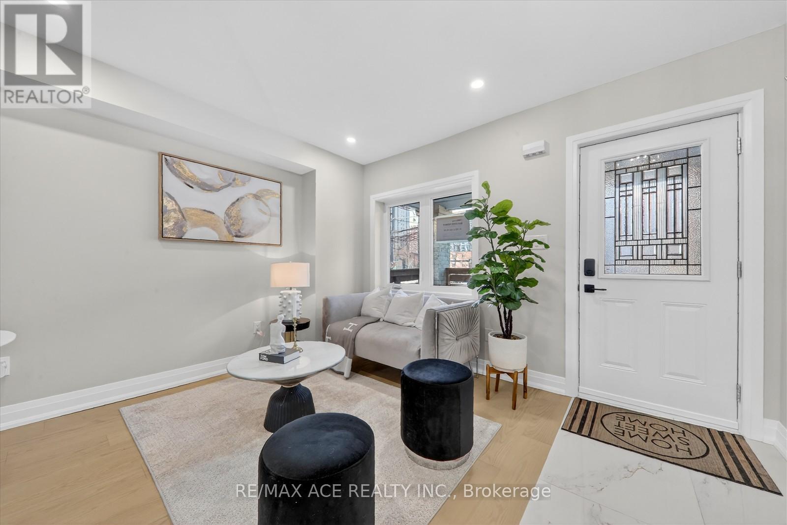 37 Secord Avenue, Toronto, Ontario  M4C 2C4 - Photo 7 - E12902660