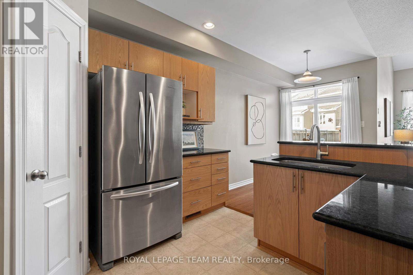 319 Kingbrook Drive, Ottawa, Ontario K2M 0G1 - Photo 8 - X12902658