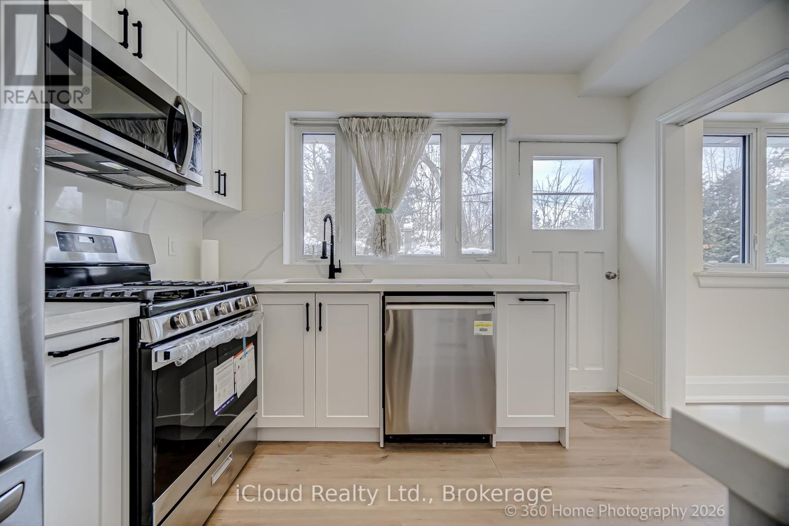 73 Berkinshaw Crescent, Toronto, Ontario  M3B 2T1 - Photo 23 - C12902558