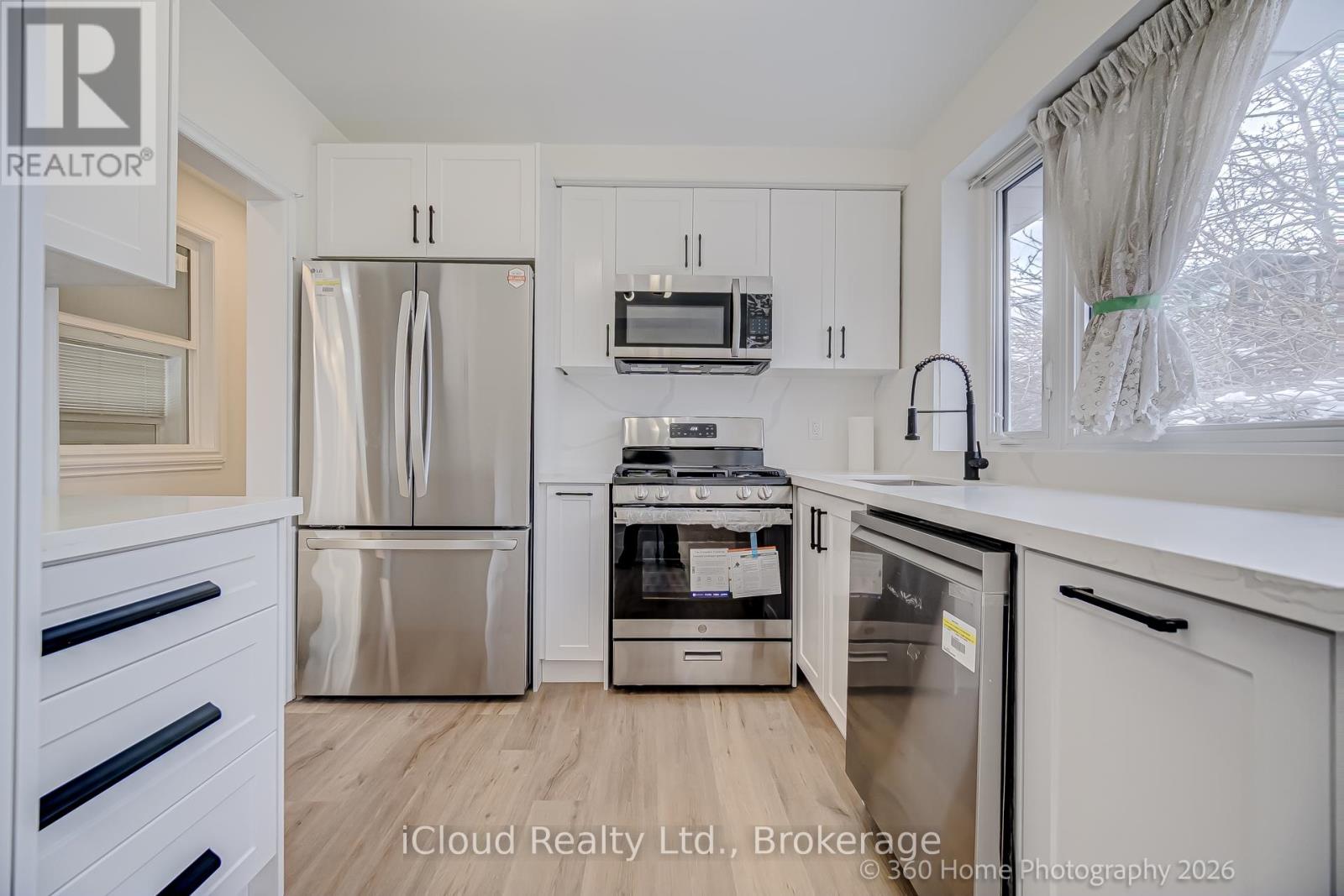 73 Berkinshaw Crescent, Toronto, Ontario  M3B 2T1 - Photo 24 - C12902558