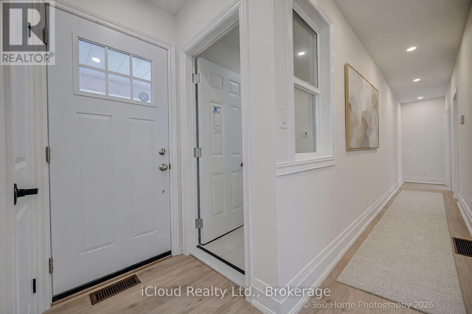 73 Berkinshaw Crescent, Toronto, Ontario  M3B 2T1 - Photo 6 - C12902558