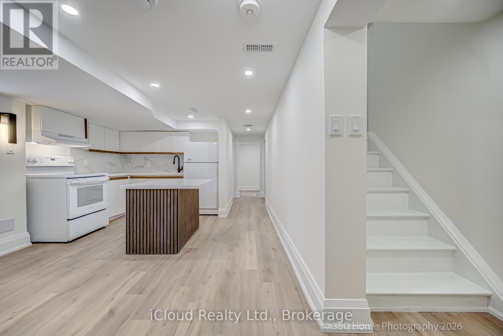 73 Berkinshaw Crescent, Toronto, Ontario  M3B 2T1 - Photo 35 - C12902558