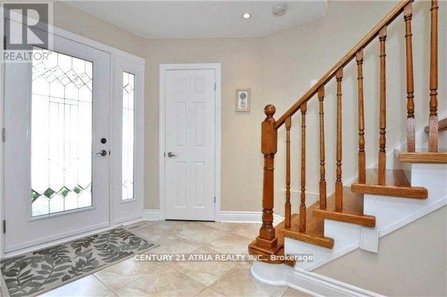 210 Centre Street W, Richmond Hill (Mill Pond), Ontario  L4C 5K1 - Photo 3 - N12902634