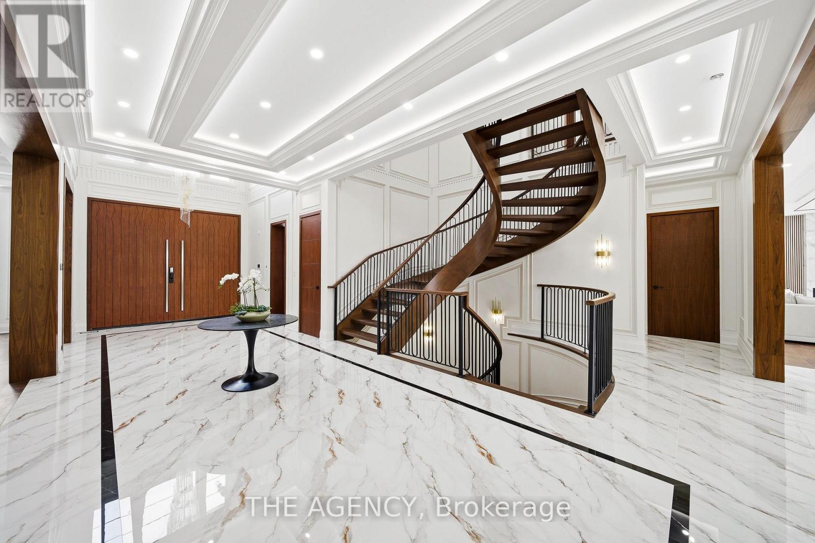 221 Burton Grove, King, Ontario  L7B 1C7 - Photo 3 - N12902716