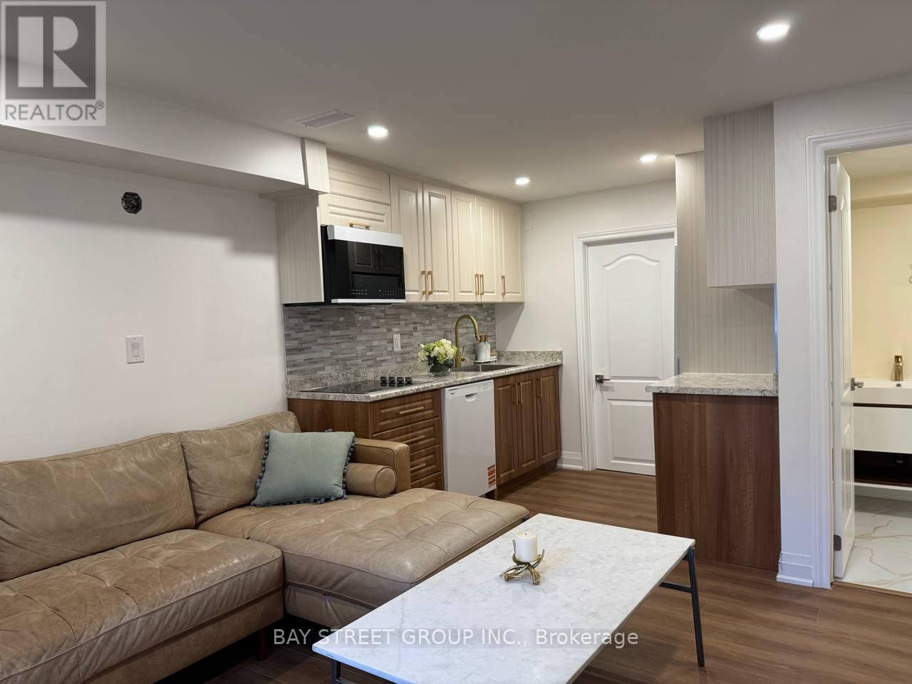 49 Chiara Drive, Vaughan (Vellore Village), Ontario  L6A 3K3 - Photo 2 - N12902718