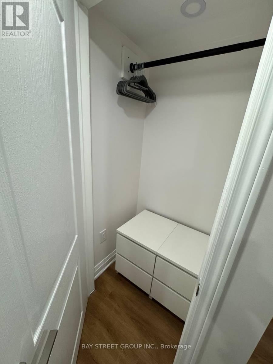 49 Chiara Drive, Vaughan (Vellore Village), Ontario  L6A 3K3 - Photo 8 - N12902718