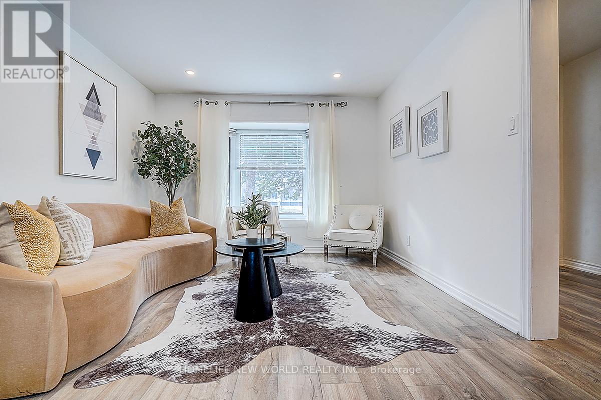 715 Irwin Crescent, Newmarket, Ontario  L3Y 5A4 - Photo 3 - N12902774