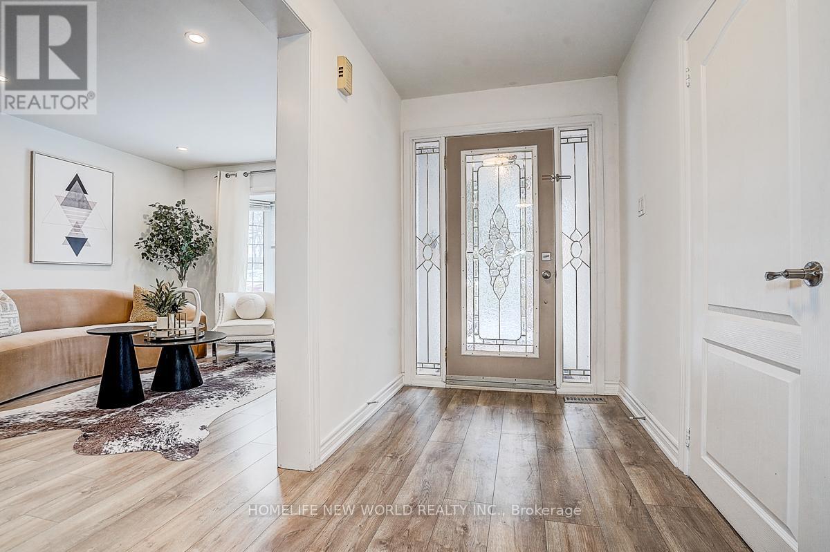 715 Irwin Crescent, Newmarket, Ontario  L3Y 5A4 - Photo 5 - N12902774