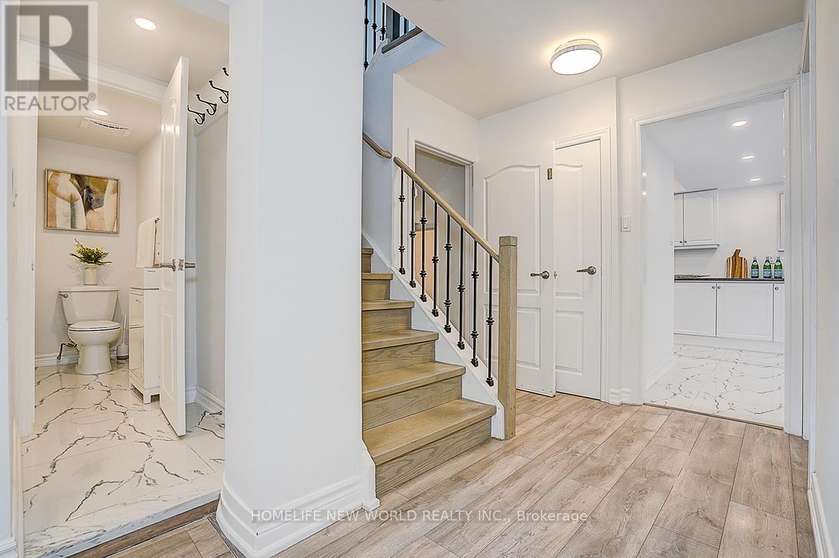 715 Irwin Crescent, Newmarket, Ontario  L3Y 5A4 - Photo 6 - N12902774