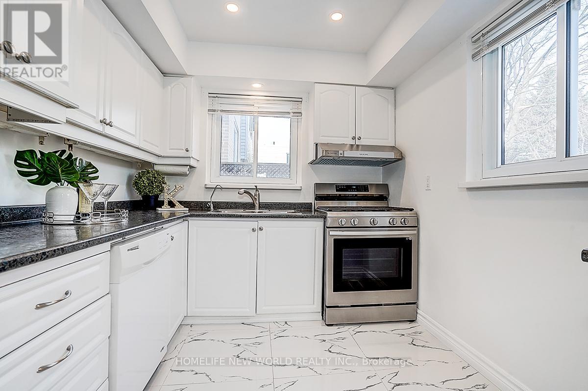 715 Irwin Crescent, Newmarket, Ontario  L3Y 5A4 - Photo 9 - N12902774