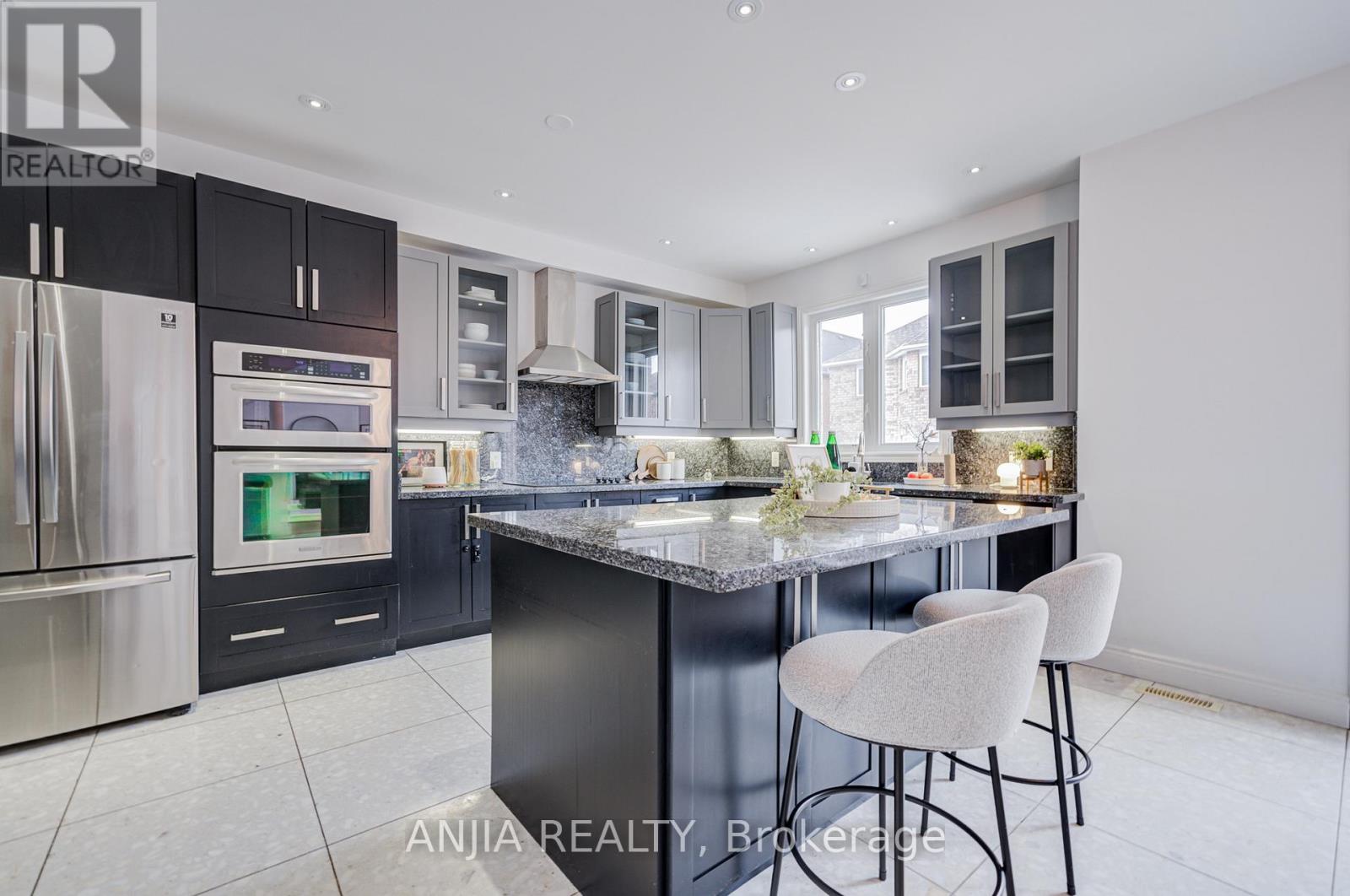 10 Golden Meadow Drive, Markham, Ontario  L6E 1V8 - Photo 21 - N12902852