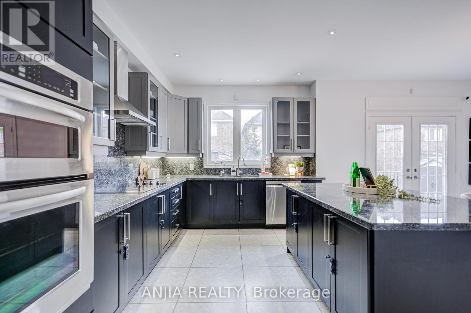 10 Golden Meadow Drive, Markham, Ontario  L6E 1V8 - Photo 23 - N12902852