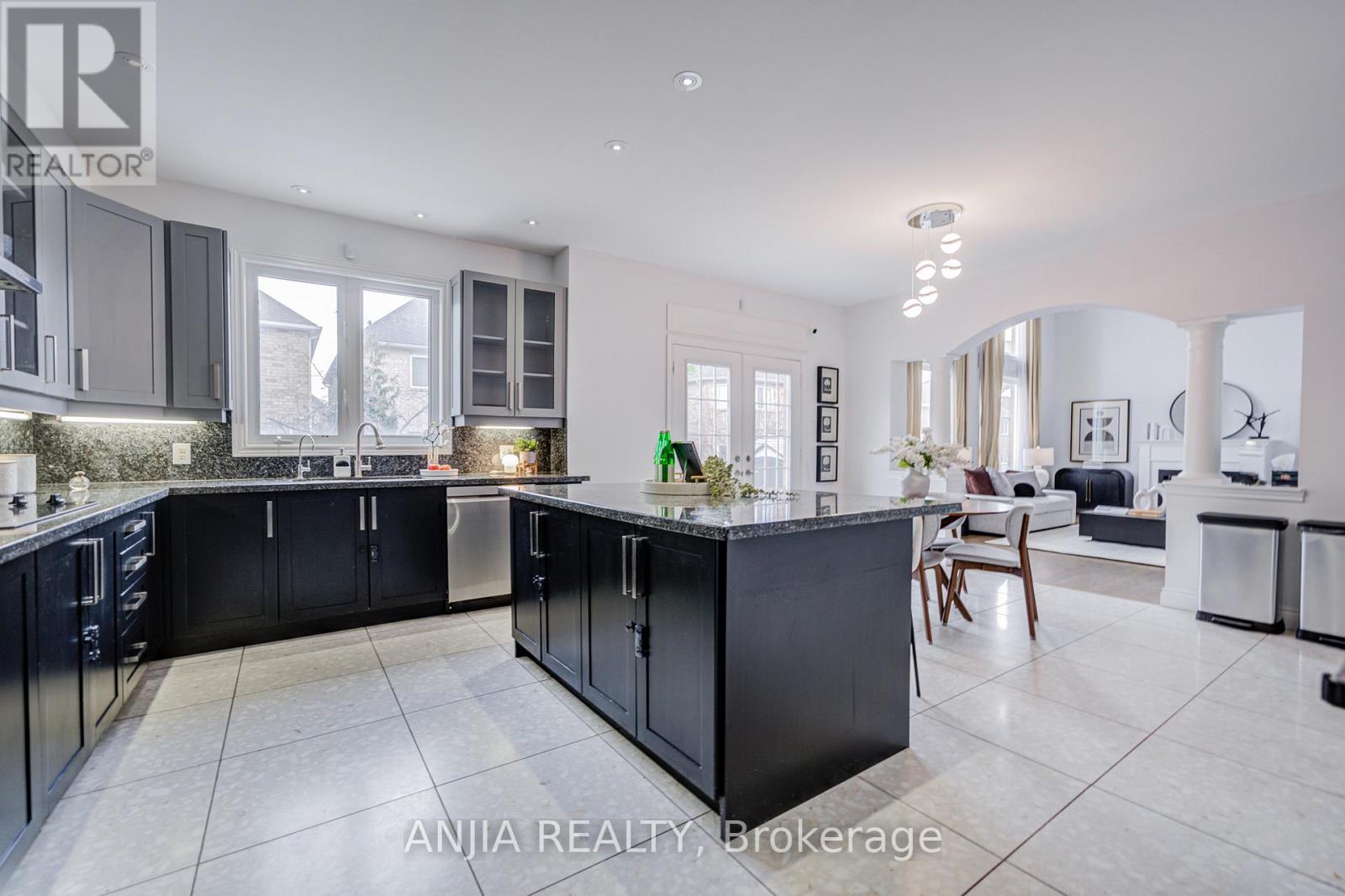 10 Golden Meadow Drive, Markham, Ontario  L6E 1V8 - Photo 24 - N12902852