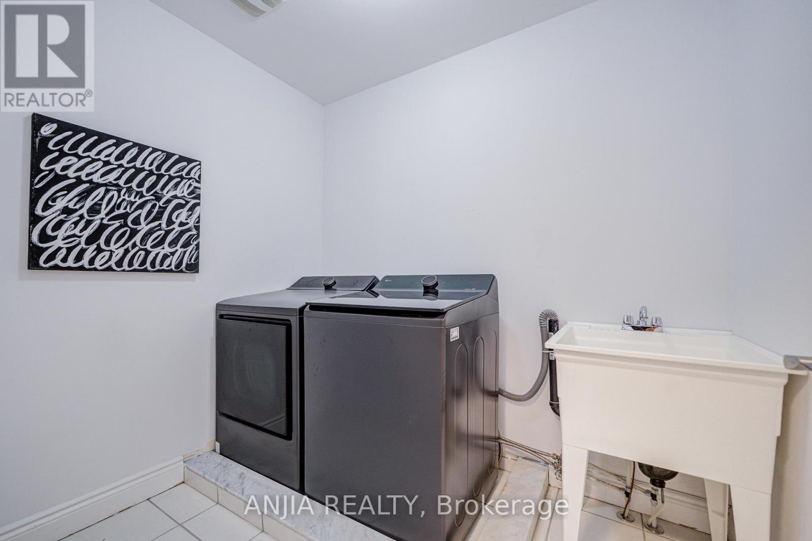 10 Golden Meadow Drive, Markham, Ontario  L6E 1V8 - Photo 43 - N12902852