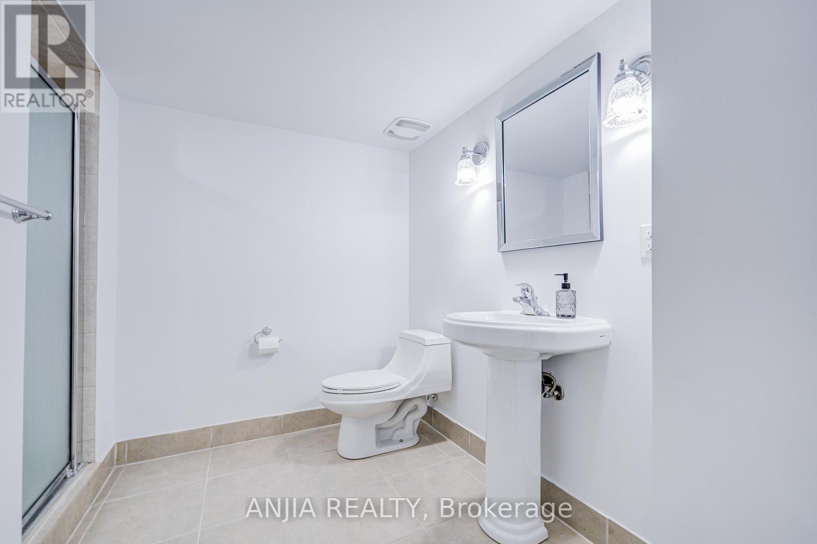 10 Golden Meadow Drive, Markham, Ontario  L6E 1V8 - Photo 47 - N12902852