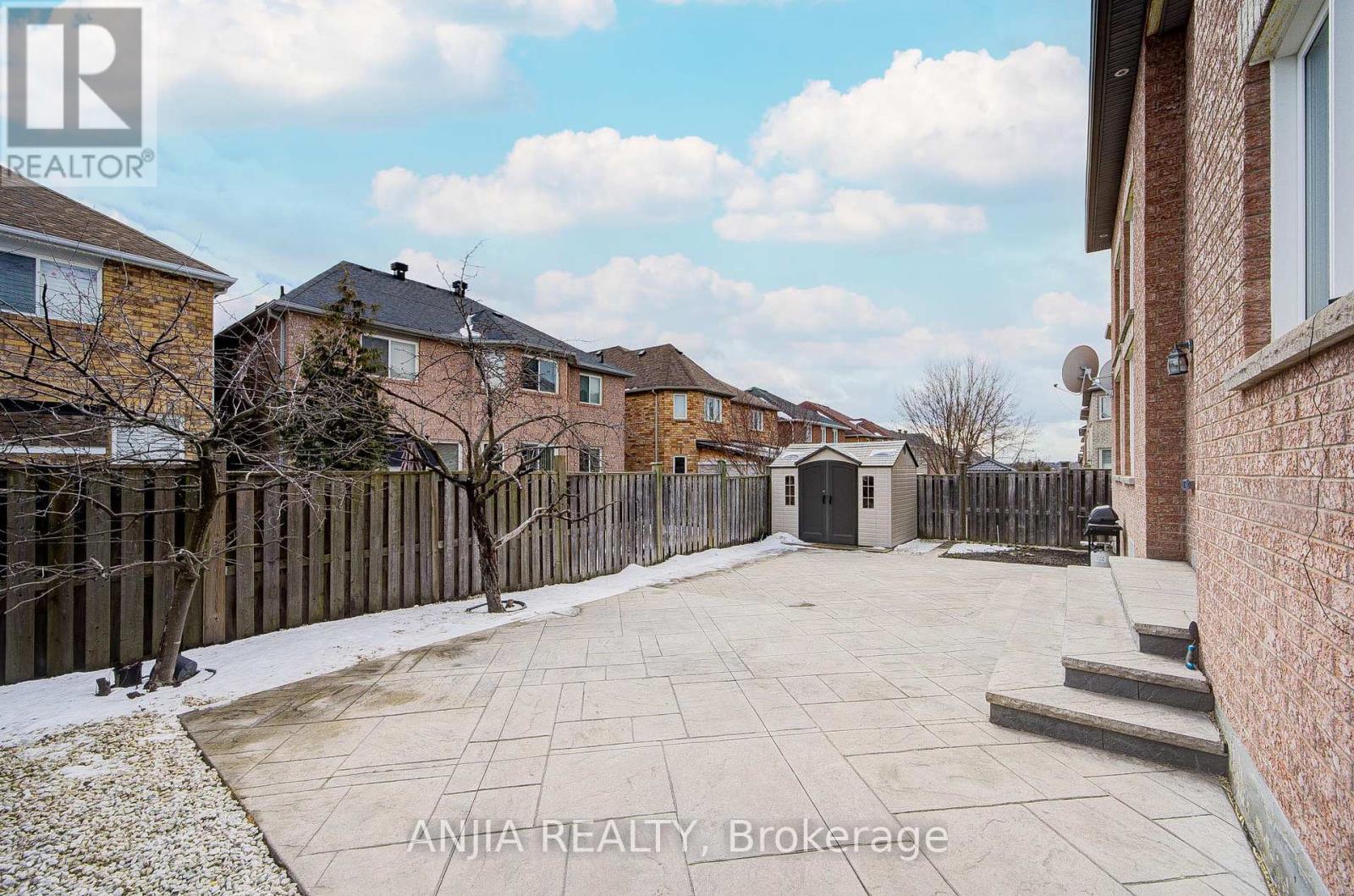 10 Golden Meadow Drive, Markham, Ontario  L6E 1V8 - Photo 49 - N12902852