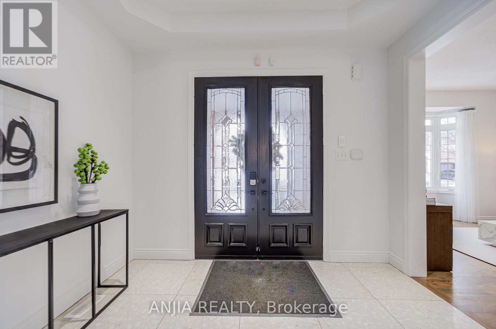 10 Golden Meadow Drive, Markham, Ontario  L6E 1V8 - Photo 7 - N12902852