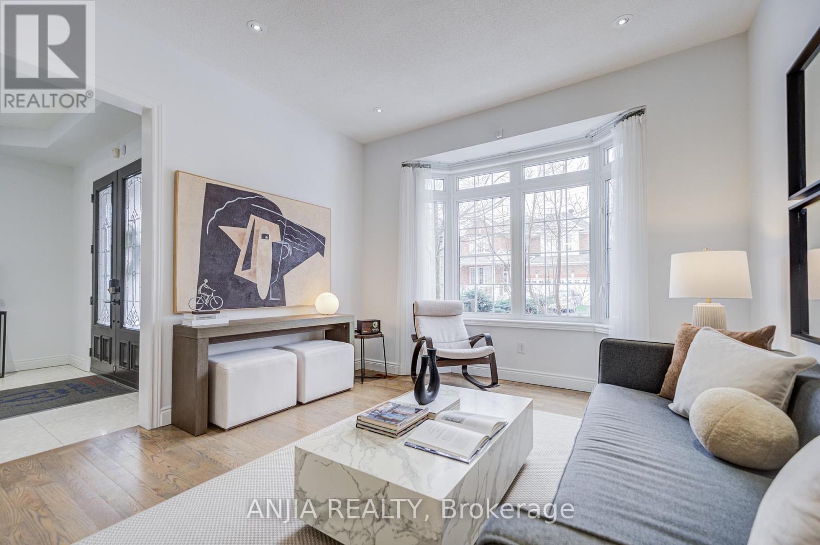 10 Golden Meadow Drive, Markham, Ontario  L6E 1V8 - Photo 9 - N12902852