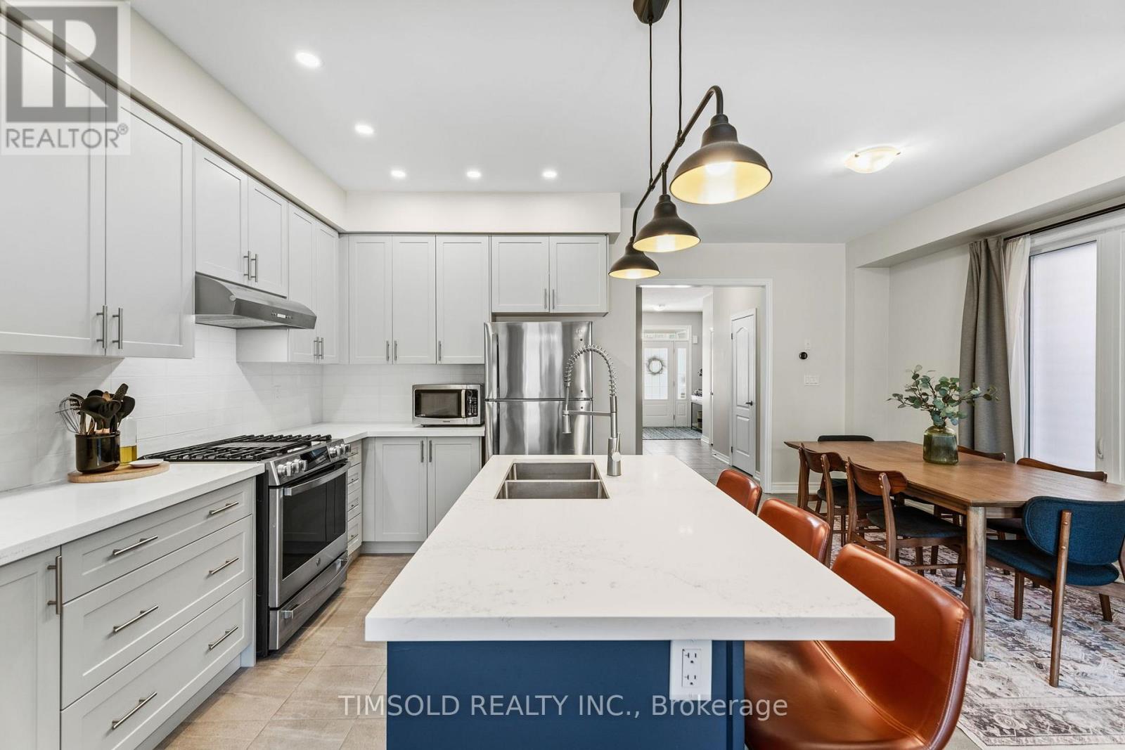 29 Robb Thompson Road, East Gwillimbury, Ontario  L0G 1M0 - Photo 13 - N12902874