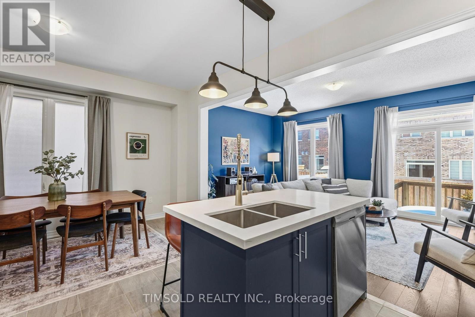 29 Robb Thompson Road, East Gwillimbury, Ontario  L0G 1M0 - Photo 15 - N12902874