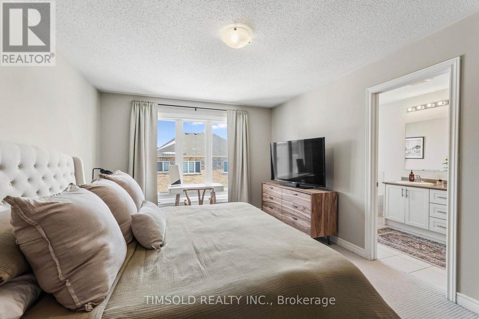 29 Robb Thompson Road, East Gwillimbury, Ontario  L0G 1M0 - Photo 25 - N12902874