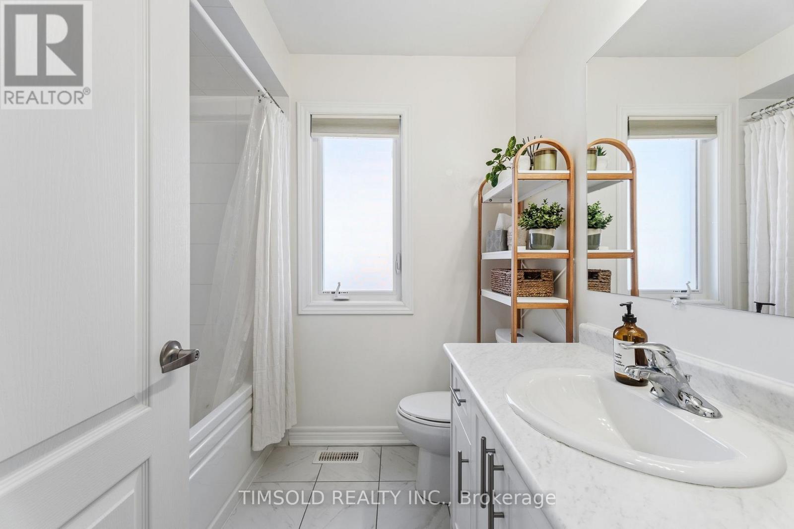 29 Robb Thompson Road, East Gwillimbury, Ontario  L0G 1M0 - Photo 35 - N12902874