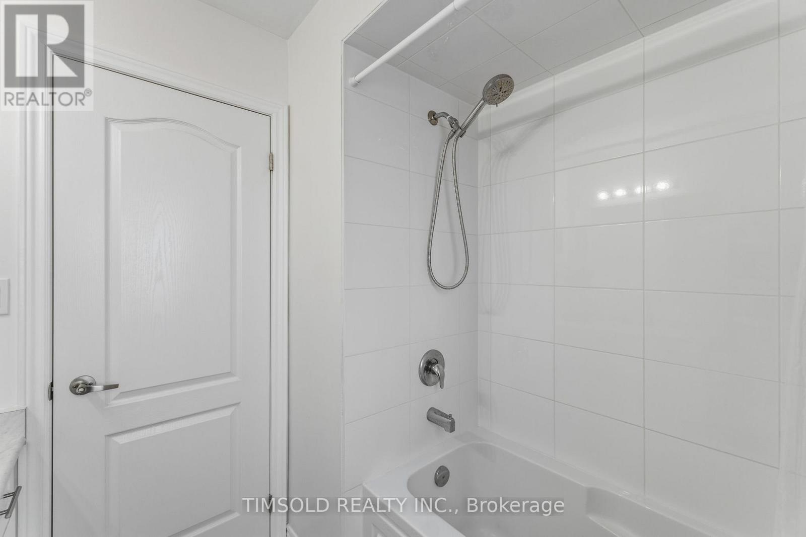 29 Robb Thompson Road, East Gwillimbury, Ontario  L0G 1M0 - Photo 36 - N12902874