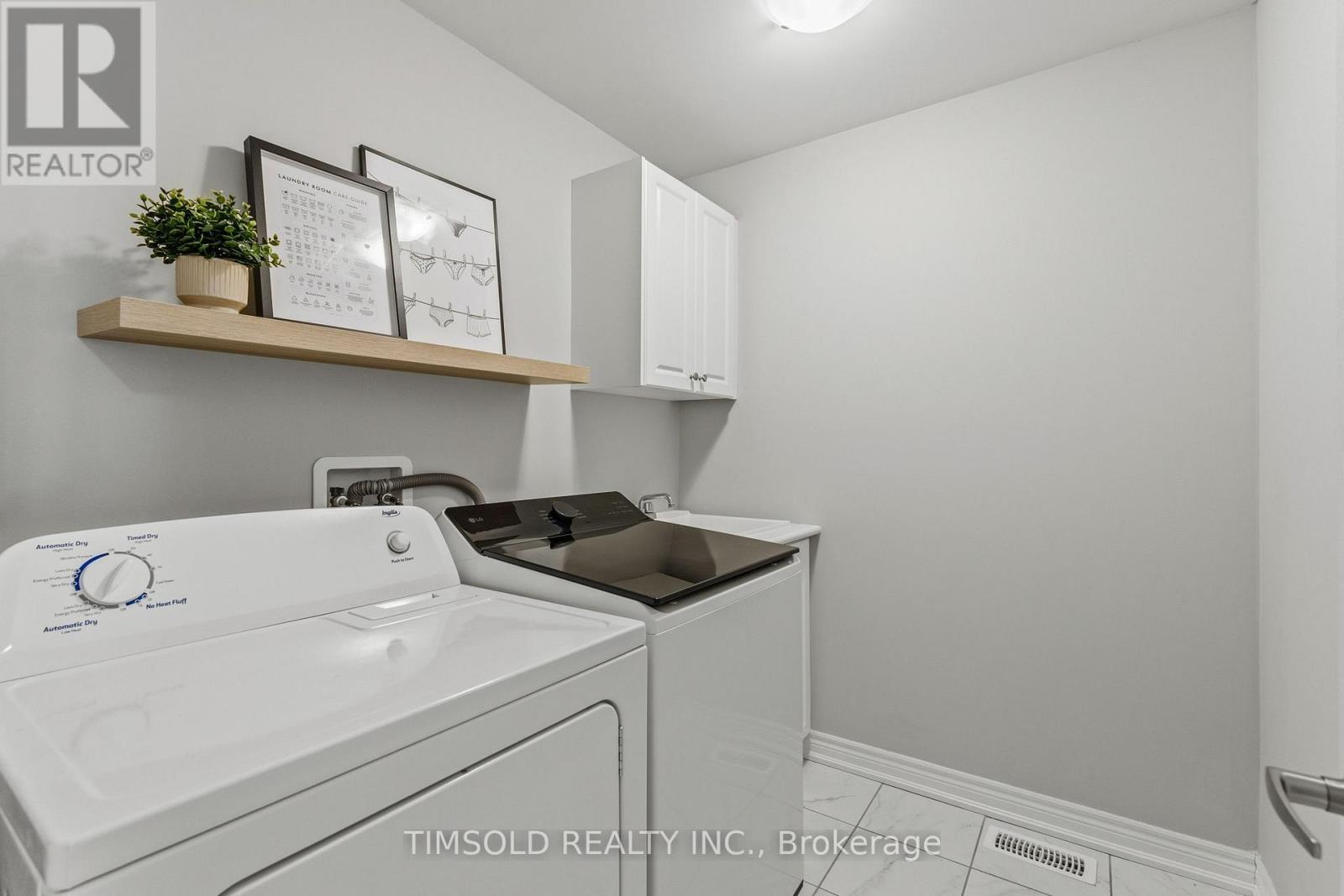 29 Robb Thompson Road, East Gwillimbury, Ontario  L0G 1M0 - Photo 38 - N12902874