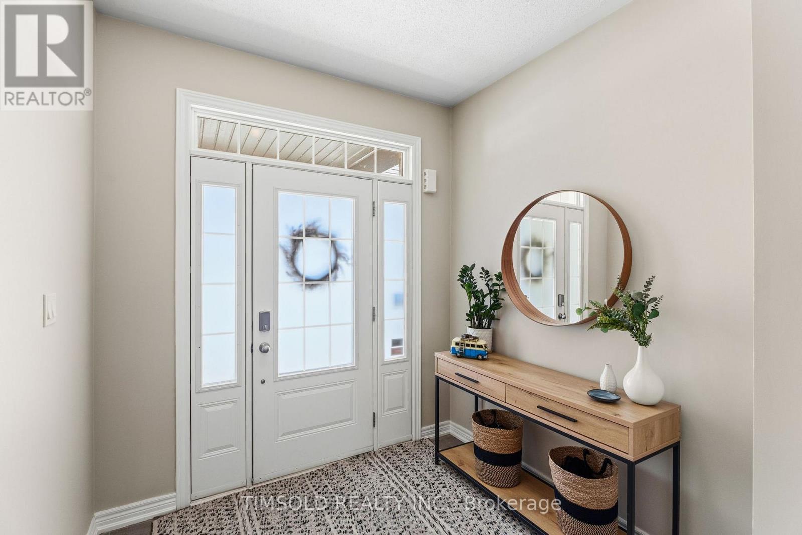 29 Robb Thompson Road, East Gwillimbury, Ontario  L0G 1M0 - Photo 4 - N12902874