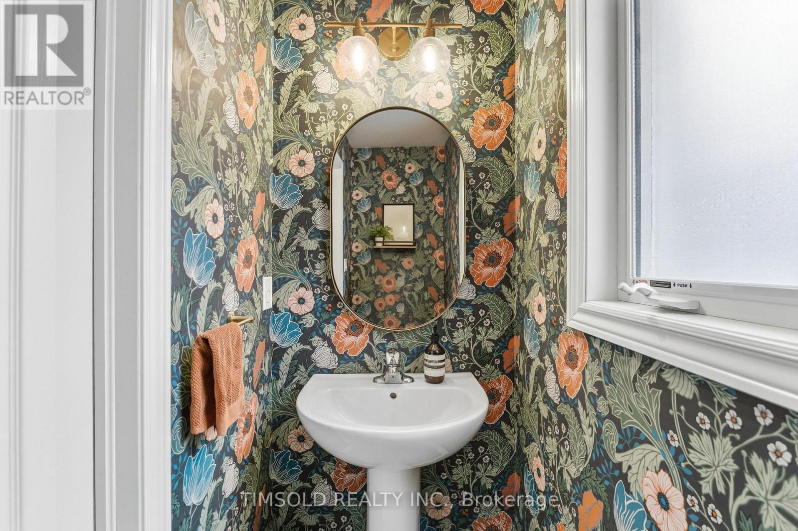 29 Robb Thompson Road, East Gwillimbury, Ontario  L0G 1M0 - Photo 6 - N12902874