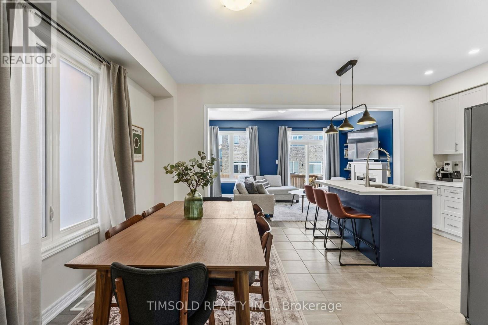 29 Robb Thompson Road, East Gwillimbury, Ontario  L0G 1M0 - Photo 8 - N12902874