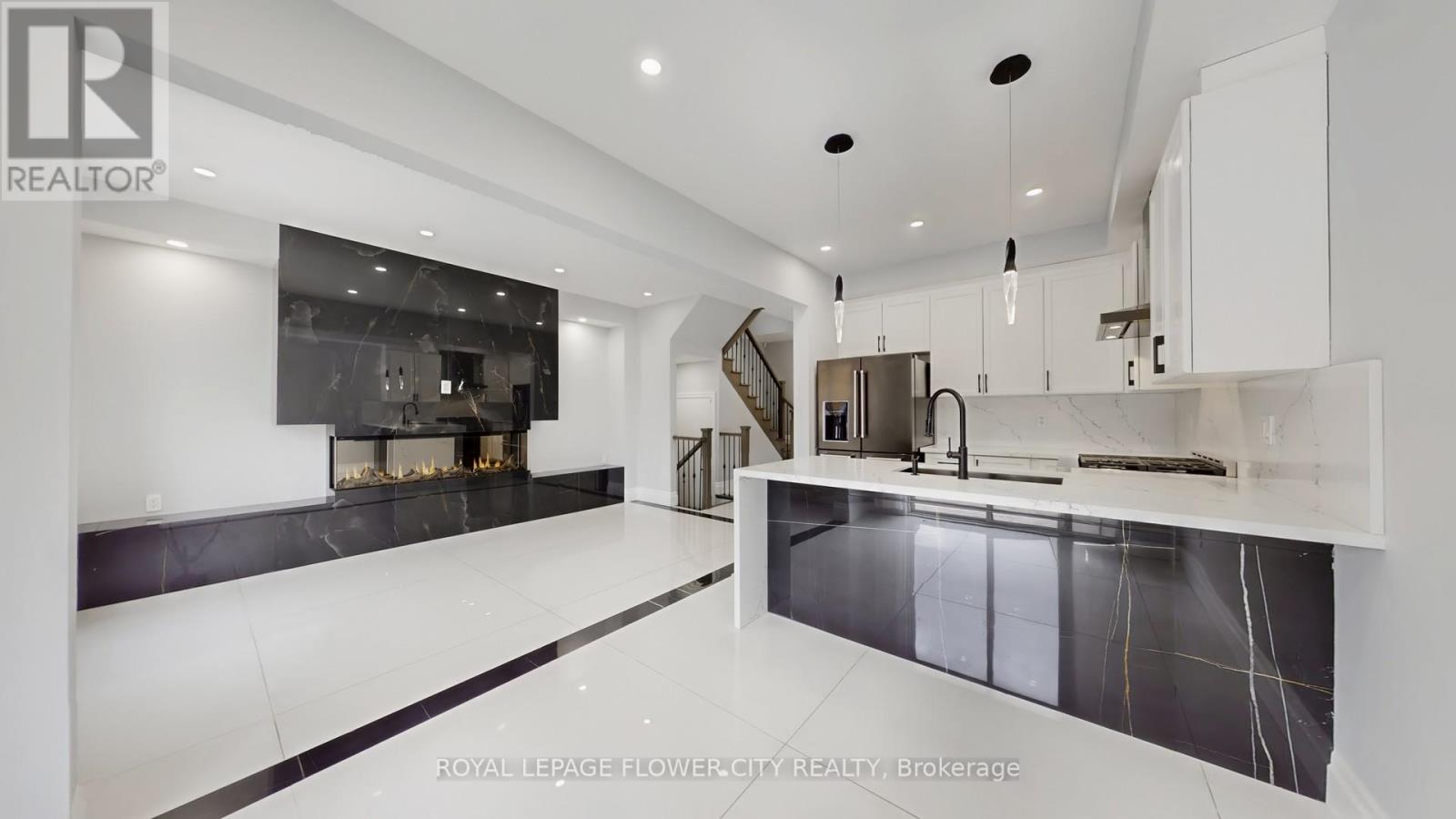 642 Sweetwater Crescent, Newmarket, Ontario  L3X 0H5 - Photo 10 - N12902876