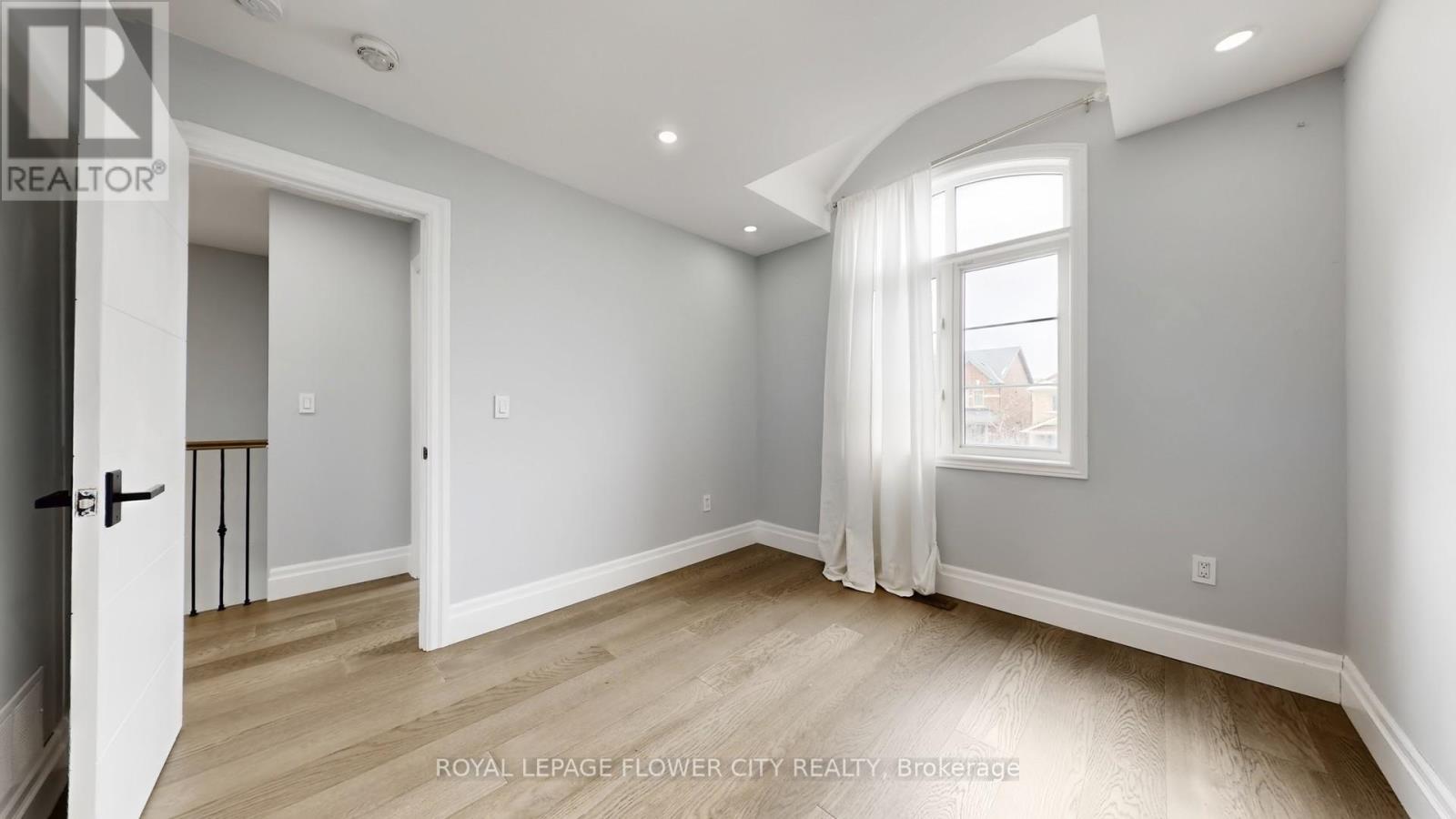 642 Sweetwater Crescent, Newmarket, Ontario  L3X 0H5 - Photo 33 - N12902876