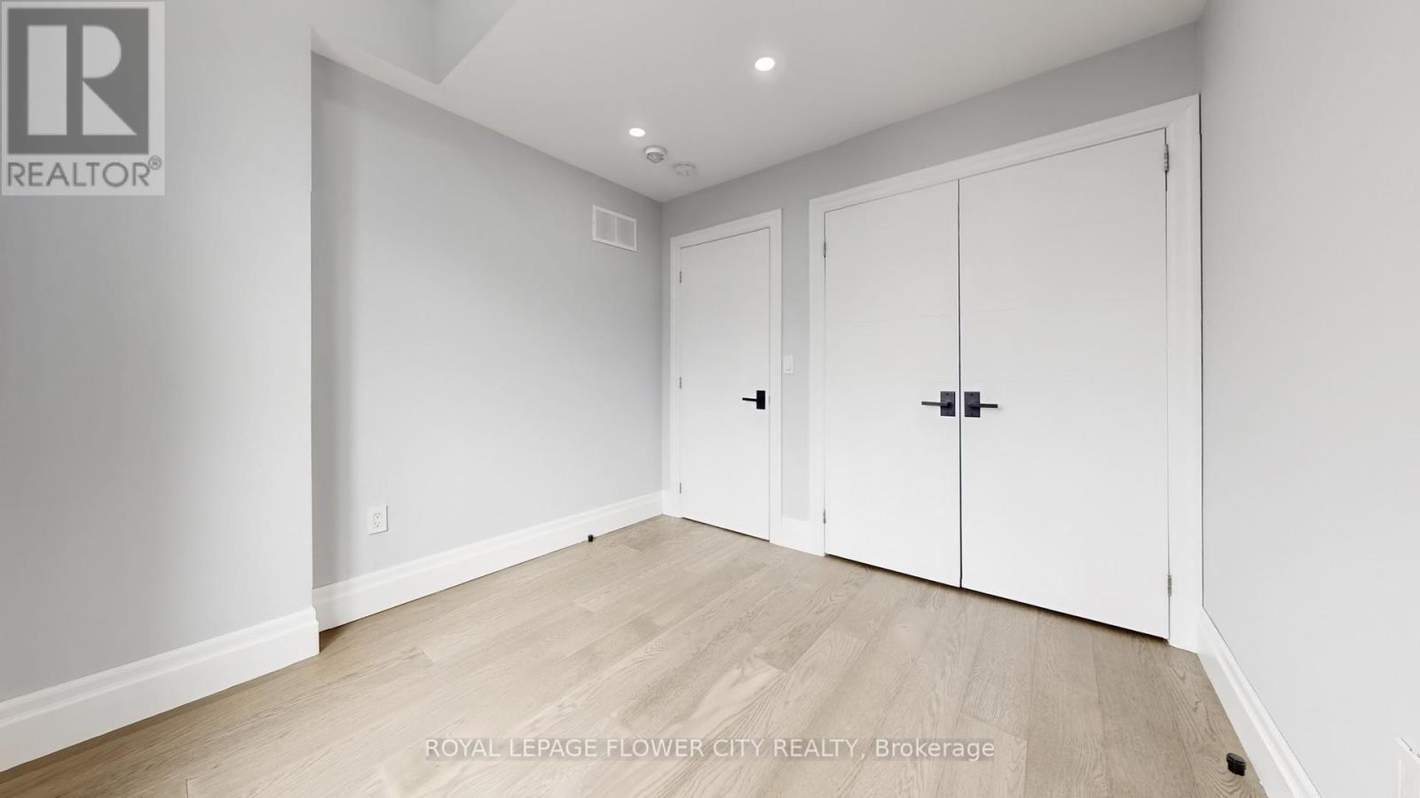 642 Sweetwater Crescent, Newmarket, Ontario  L3X 0H5 - Photo 37 - N12902876