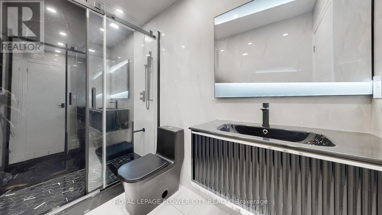 642 Sweetwater Crescent, Newmarket, Ontario  L3X 0H5 - Photo 38 - N12902876