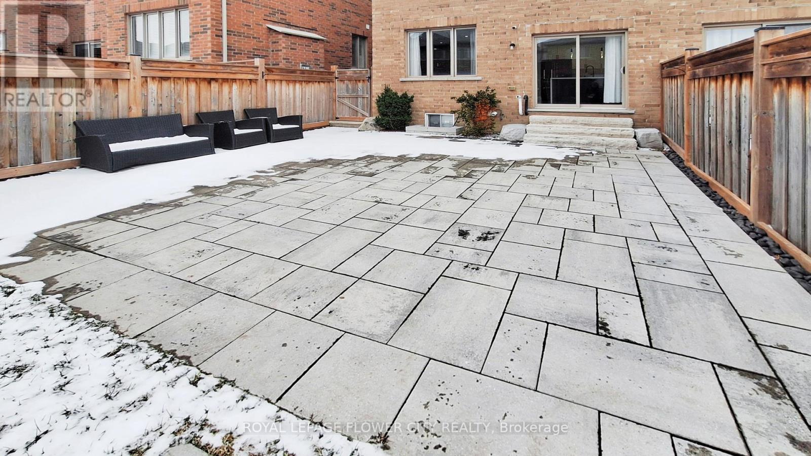 642 Sweetwater Crescent, Newmarket, Ontario  L3X 0H5 - Photo 47 - N12902876