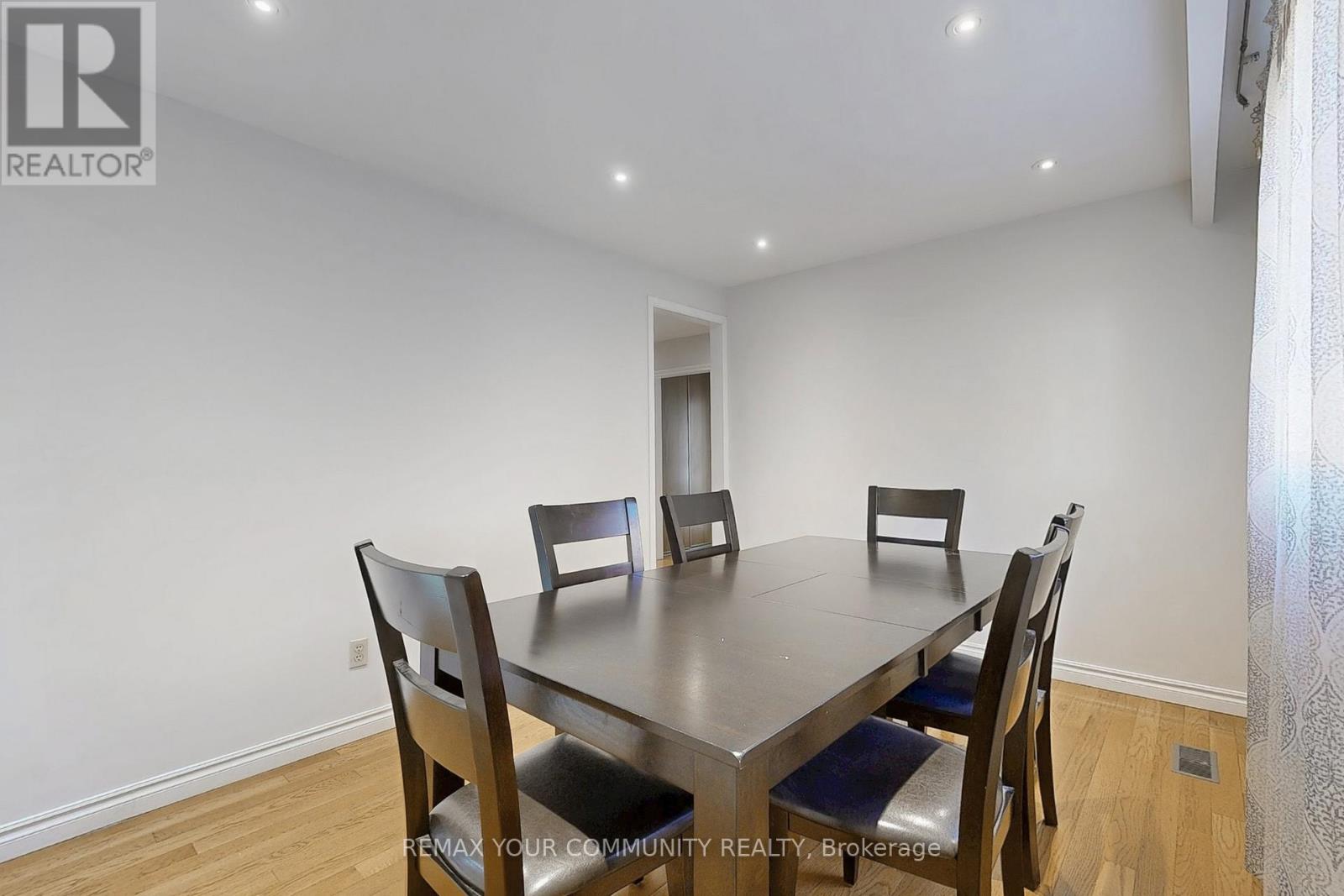 287 Manchester Drive, Newmarket, Ontario  L3Y 6J4 - Photo 8 - N12902908