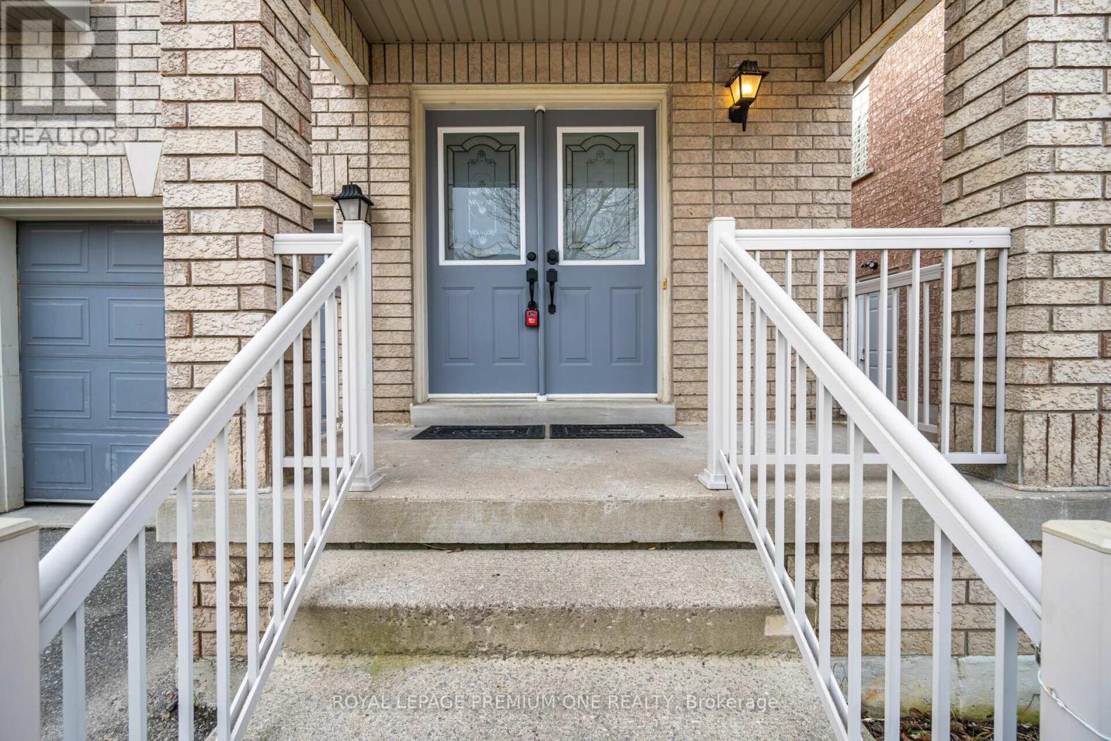 48 Devonwood Drive, Markham (Berczy), Ontario  L6C 3A7 - Photo 2 - N12902918