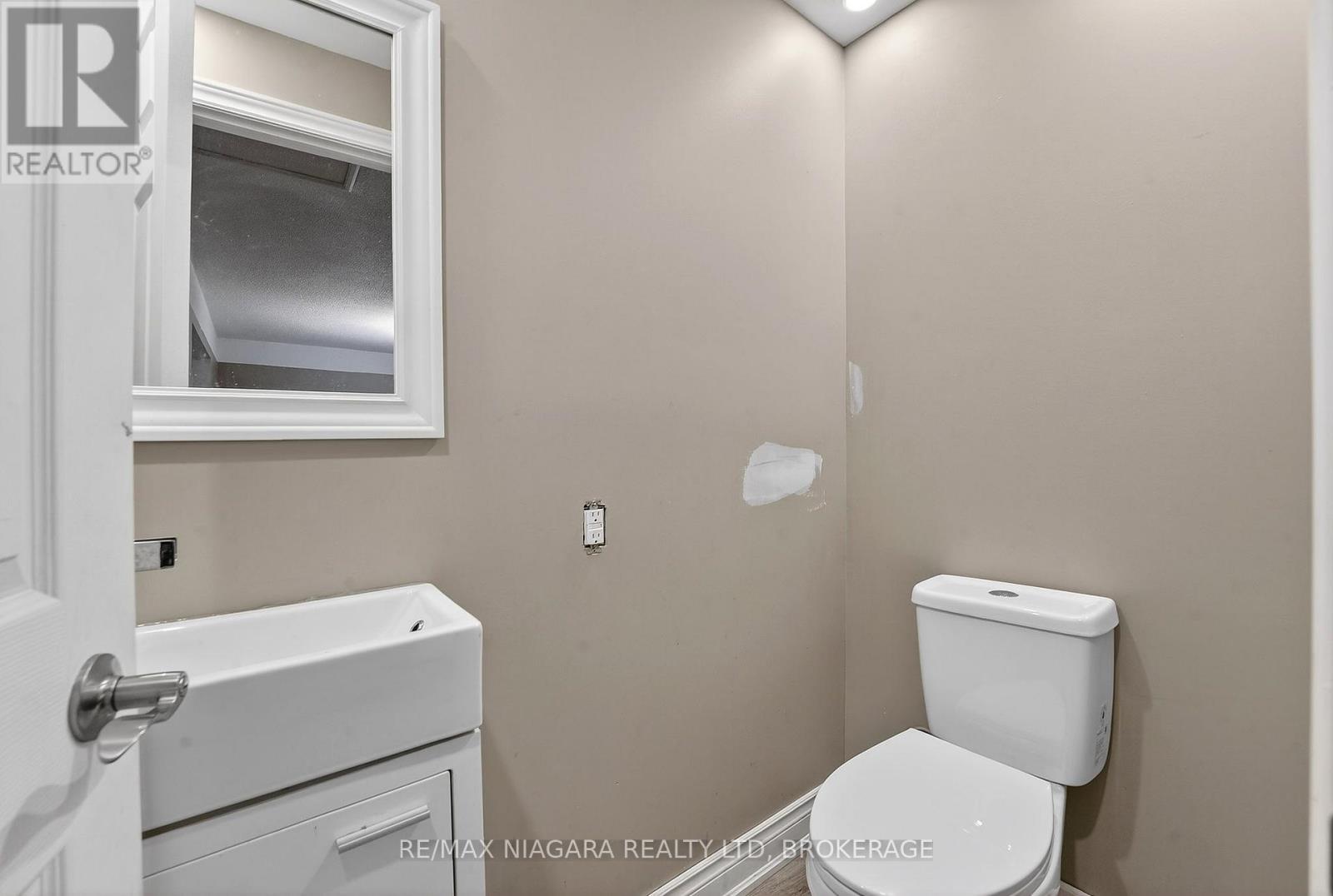 3818 Elm Street, Port Colborne, Ontario  L3K 5V5 - Photo 24 - X12902790